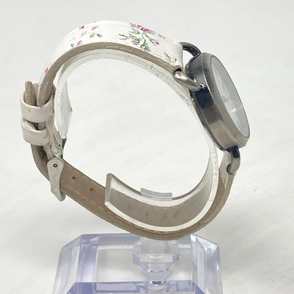 Decree Womens Watch 30mm Silver Tone Gunmetal Floral Spring New Battery 8.5